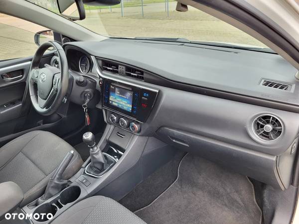 Toyota Corolla 1.6 Comfort - 14