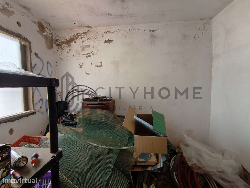 Duas Moradias T1 e T2 de campo em recuperação-13