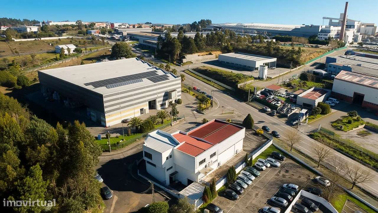 Armazém / Edifício Industrial com 1.800 m² | Avintes – Frente à N222-0