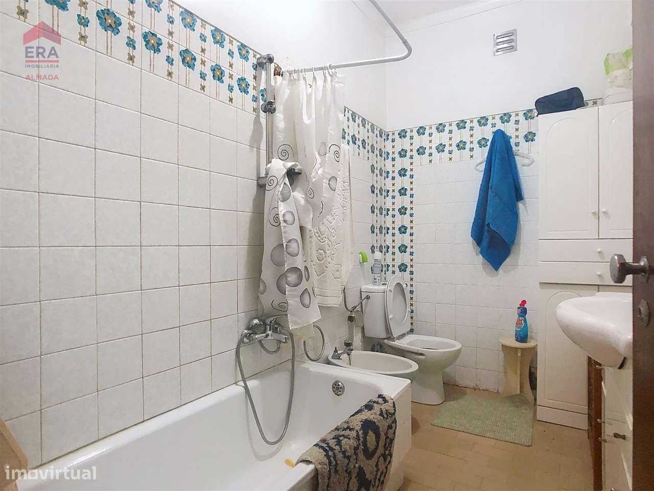 T2 com 65m², ótima localização em Almada-5