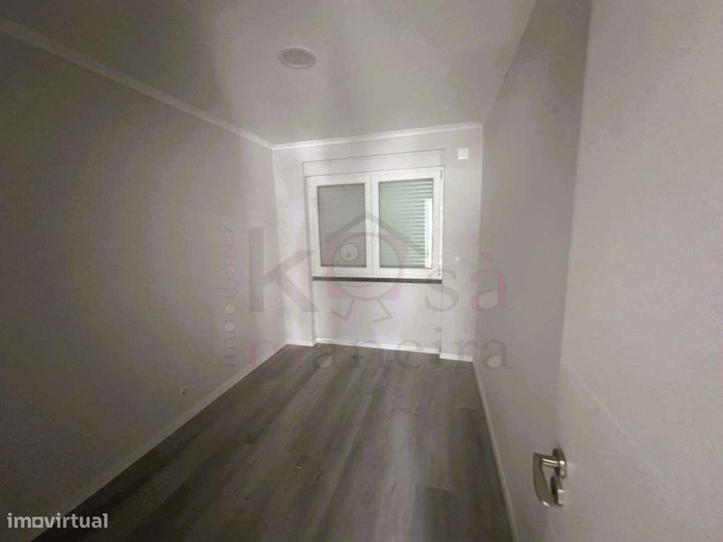 Apartamento T2 R/C em Benfica!-8