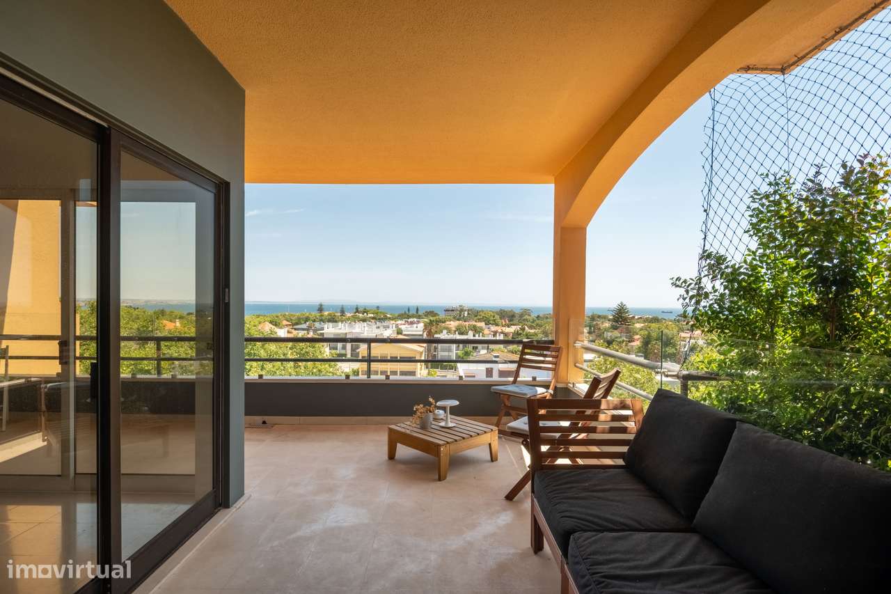 Viva o Sonho de Cascais: Duplex Exclusivo com Vista Mar!-32