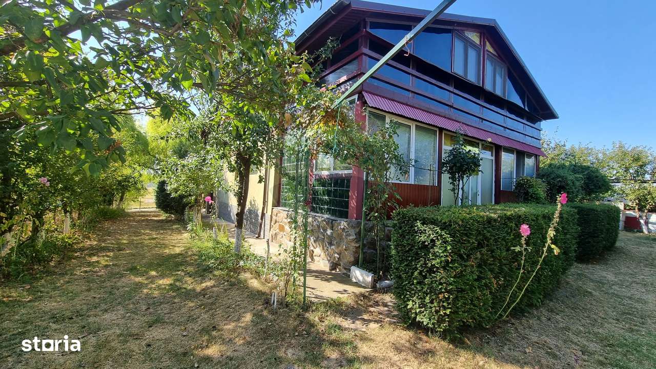 Casă de vacanta / Vilă de vânzare Lilieci, Ialomita - Imagine principală: 2/13