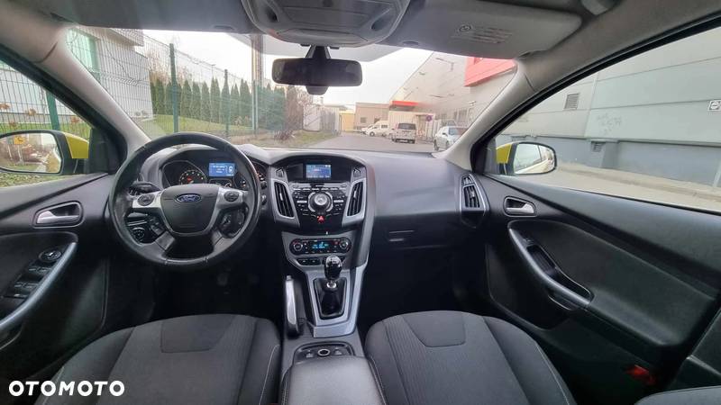 Ford Focus 1.6 EcoBoost Titanium - 19