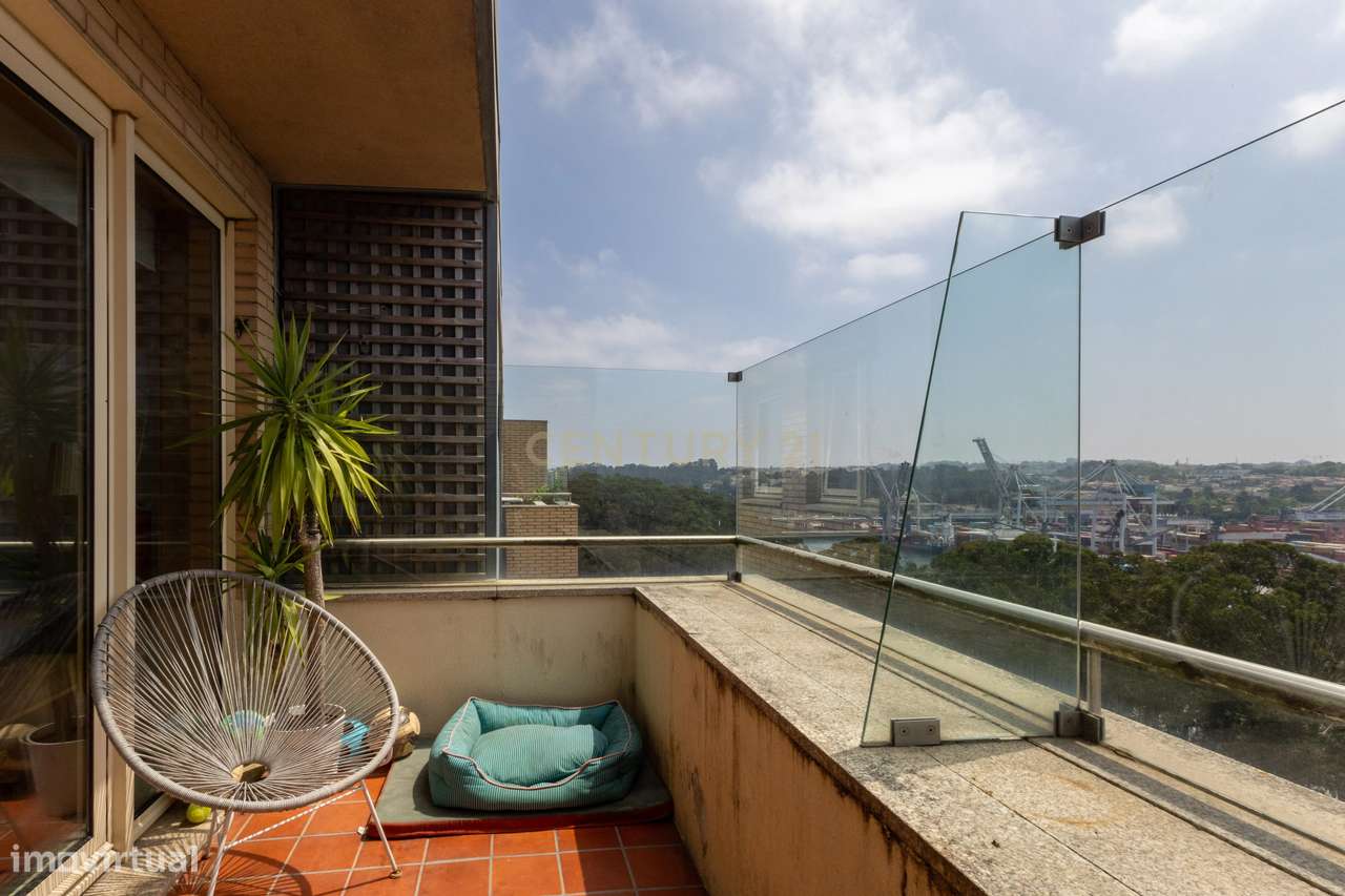 T2 com 2 Suites | Último Piso | Condomínio com Piscina-20