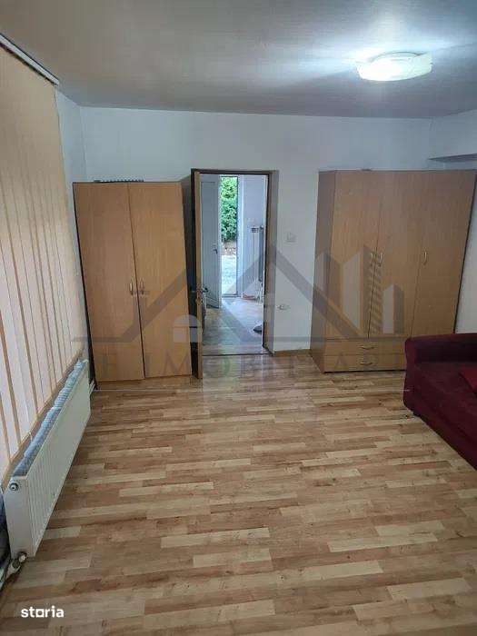 Tatarasi 300m de statia Dispecer corp de CASA SC 54mp TEREN 163mp - Imagine principală: 2/9