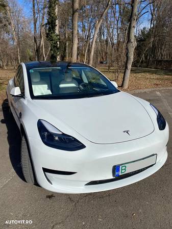 Tesla Model 3 - 2