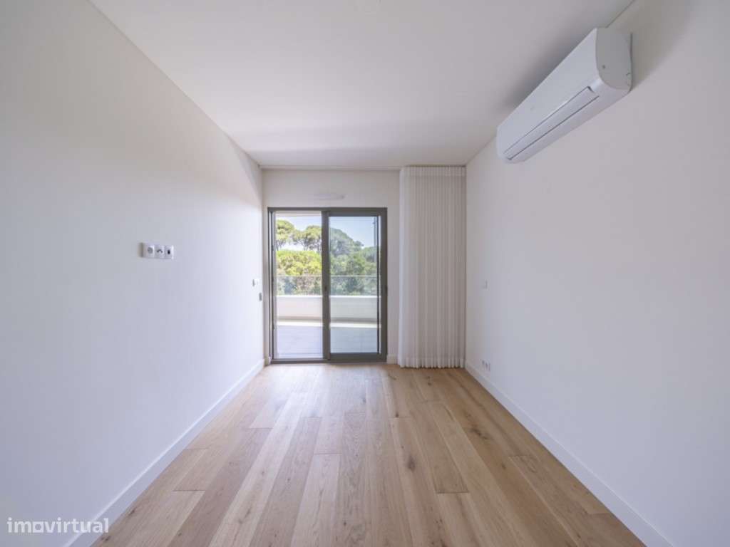 Apartamento T2 Novo no Seixal Baía com Terraço e Estacionamento-8