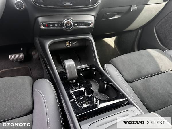 Volvo XC 40 - 18