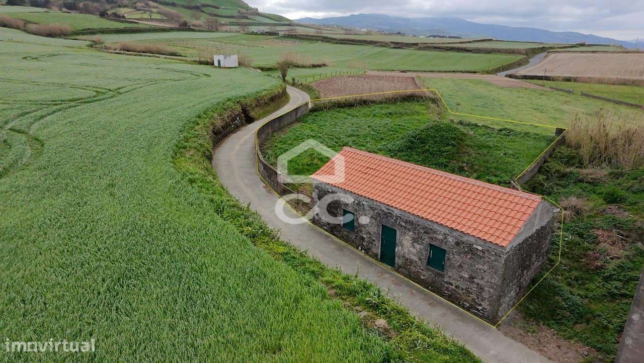 Terreno com Construção - Fenais Ajuda - Ribeira Grande - Grande imagem: 2/10