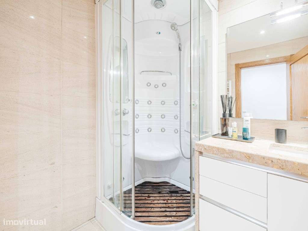 T3 em Telheiras com 155m² | Box para 2 carros | Varanda | Excelente...-13