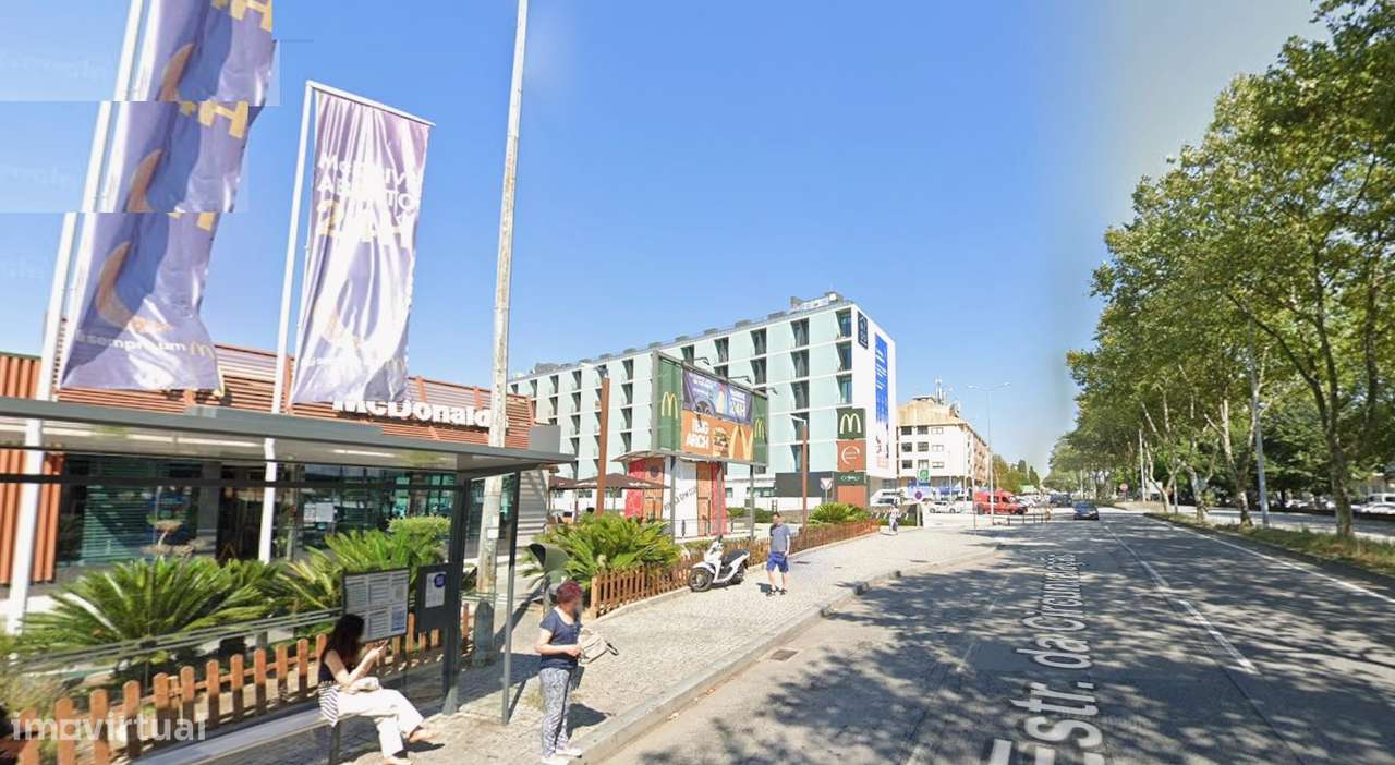 Loja c/ 180m² + Terraço - Circunvalação (H.S.João) - Porto - Grande imagem: 3/16