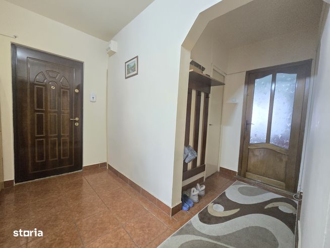 Apartament cu 3 camere ZONA BIG - DE VANZARE-1
