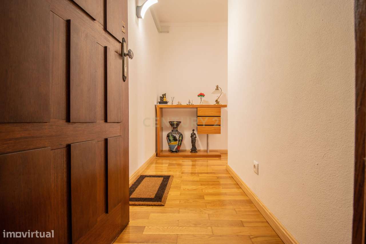 Apartamento t2 com garagem e sótão (com a dimensão total do apartament - Grande imagem: 2/37