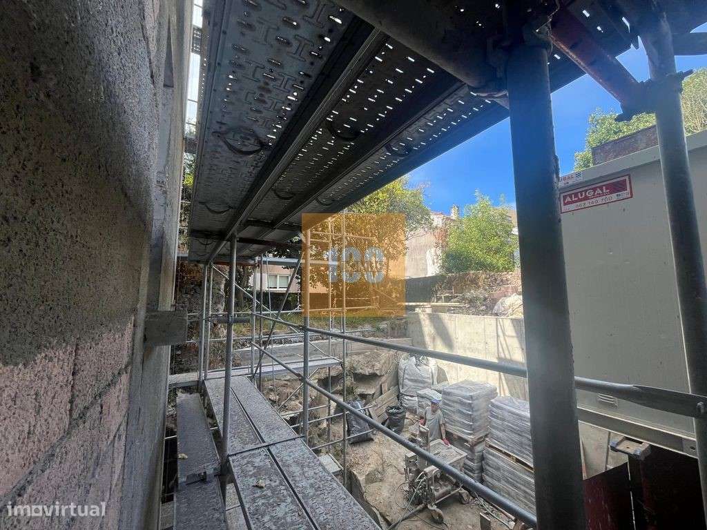 T0 novo com varanda - Fontinha Lux-17