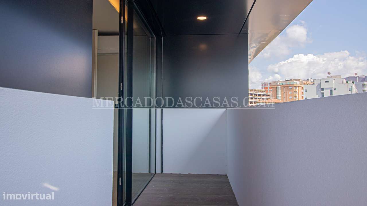 Apartamento T3, último andar, grandes áreas-10