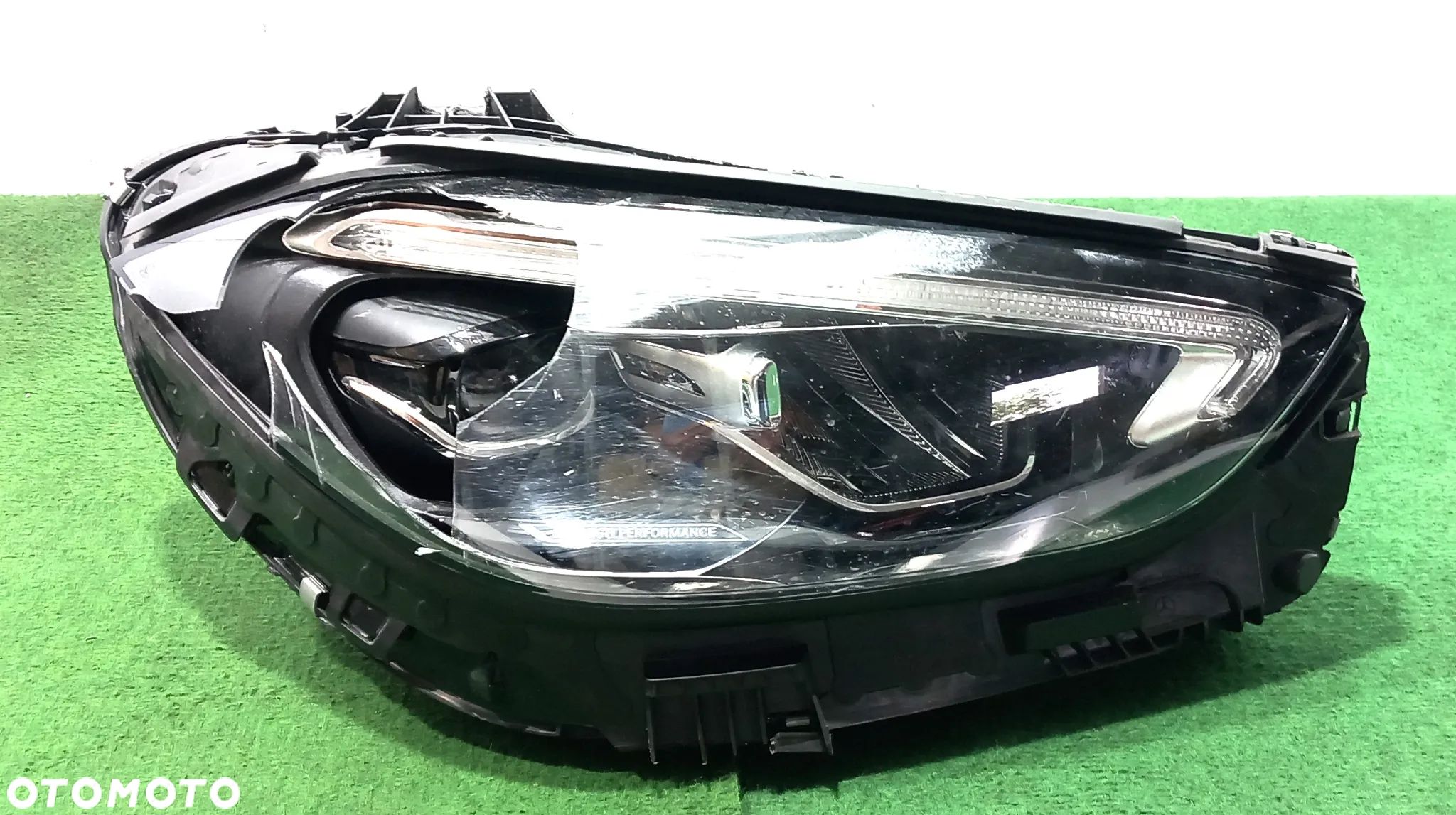 LAMPA PRAWA PRZÓD MERCEDES C-KLASA W206 FULL LED - 1