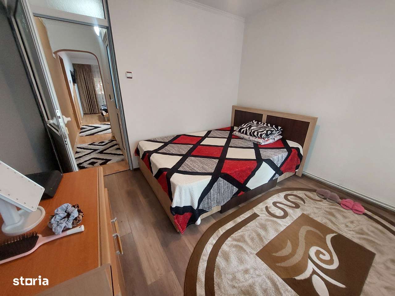 Vindem Apartament 2 camere Robea  mobilat si utilat cu Balcon mare-1