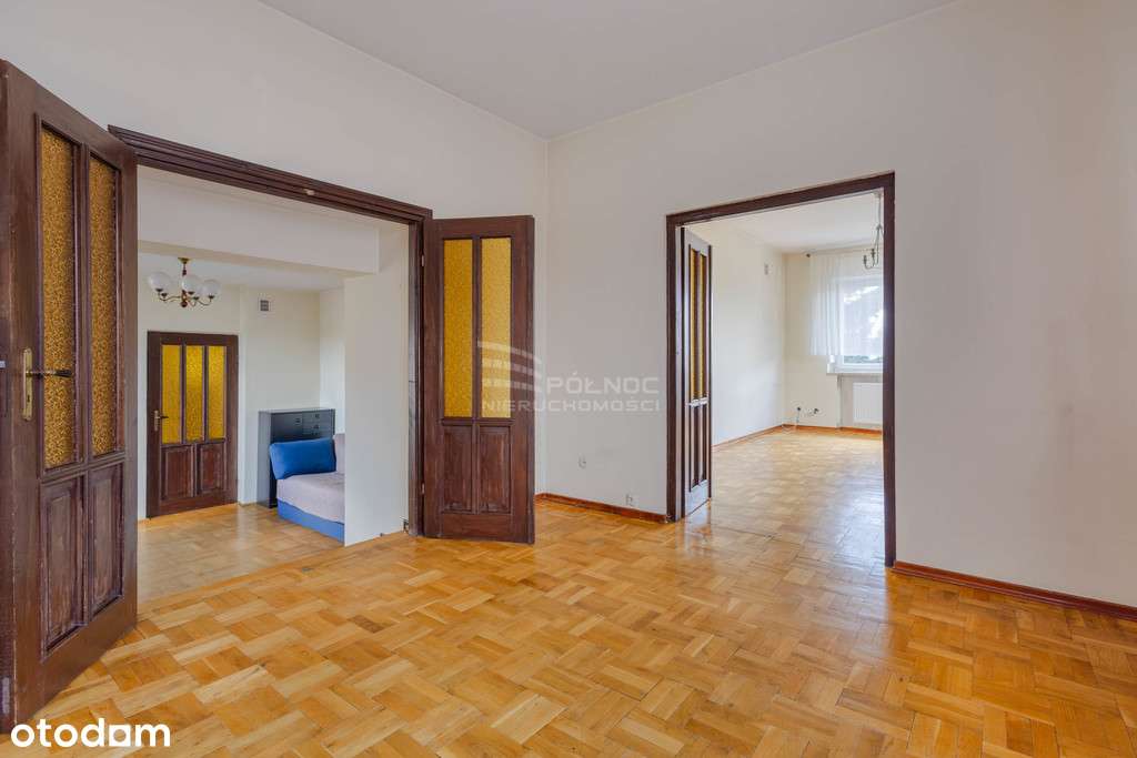 Unikalny, Duży Dom w Bliskiej Odległości od PKP-13