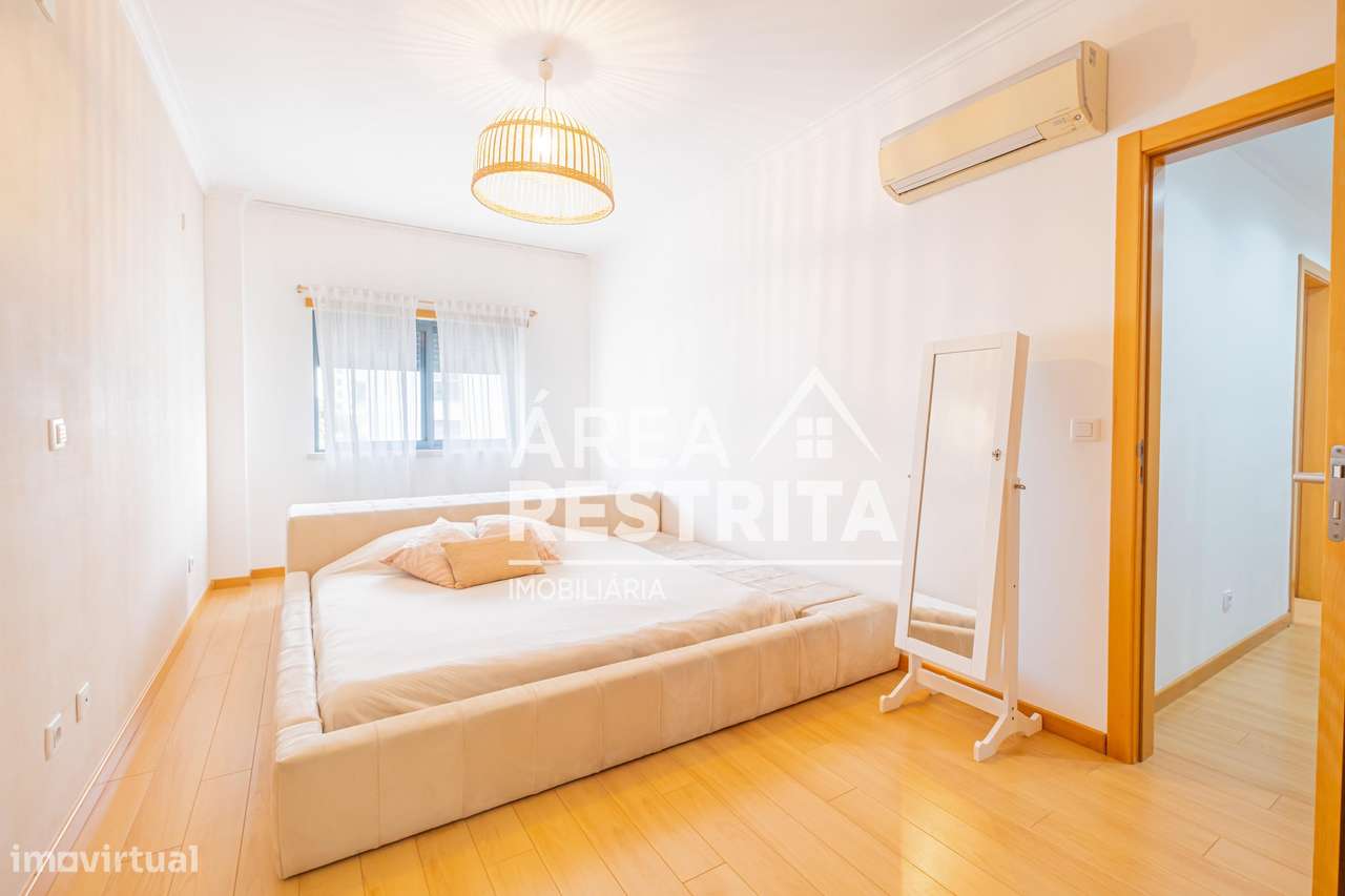 Apartamento T3 com parqueamento e varanda no Parque Luso em Corroios-37
