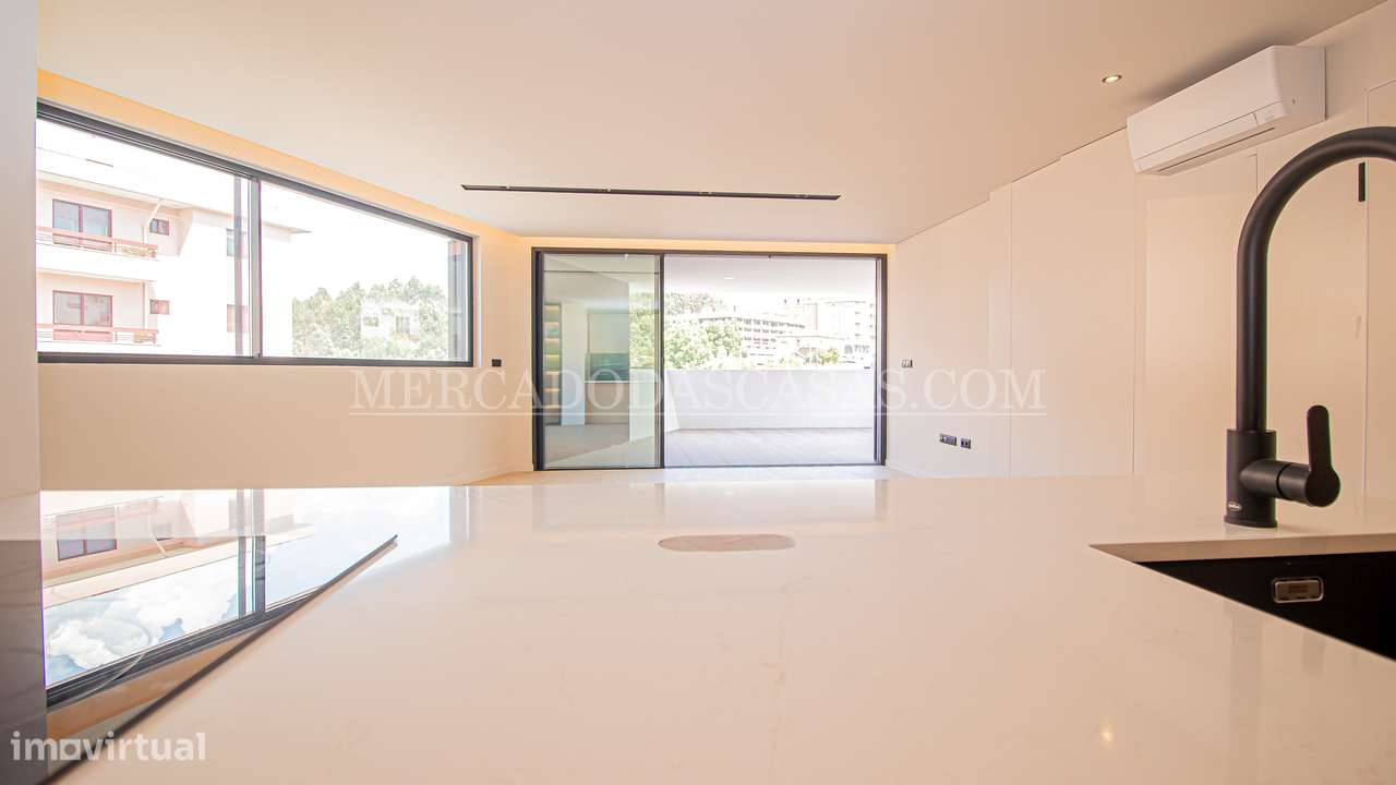 Apartamento T4 Amplas áreas, garagem, Luxo-8