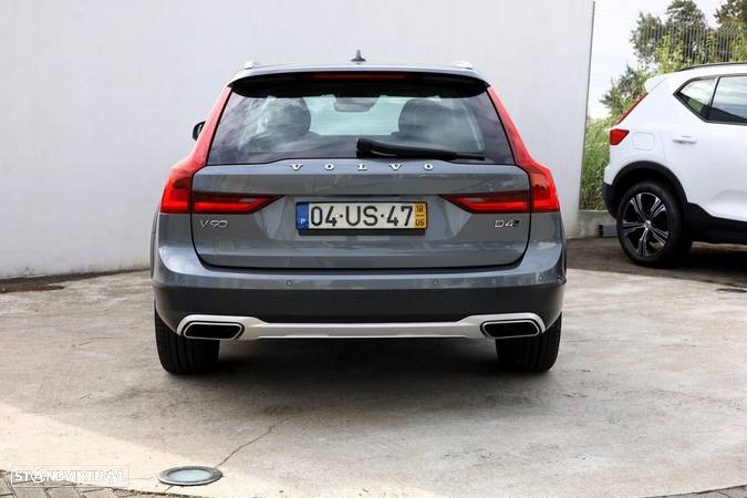 Volvo V90 Cross Country 2.0 D4 AWD Geartronic - 3