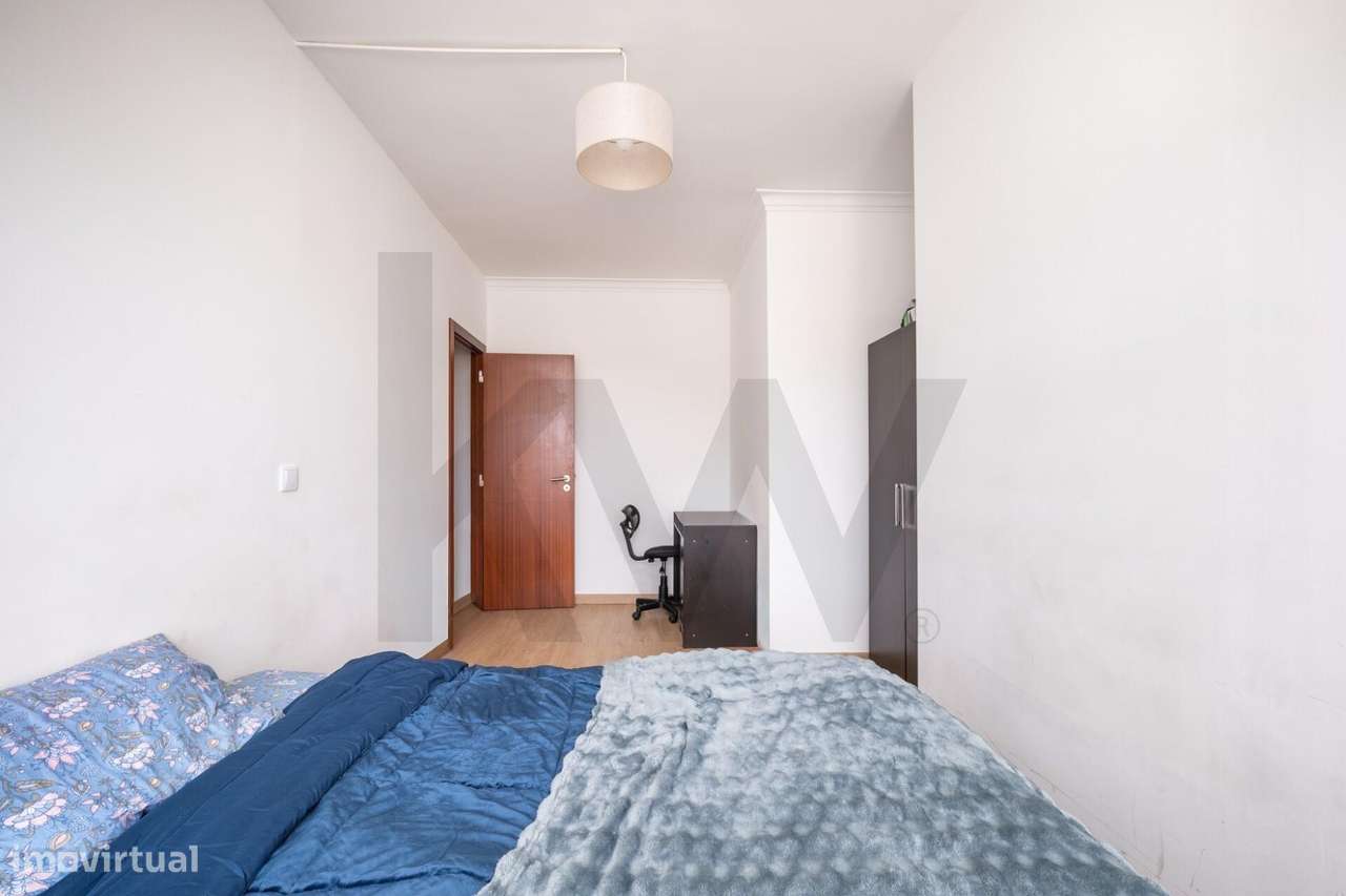 Apartamento T8 em Dúplex com garagem e duas entradas independentes | R - Grande imagem: 4/35