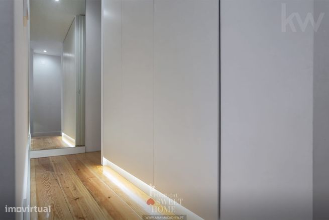 Apartamento T2 renovado com vista rio, em frente ao Panteão Nacional-43