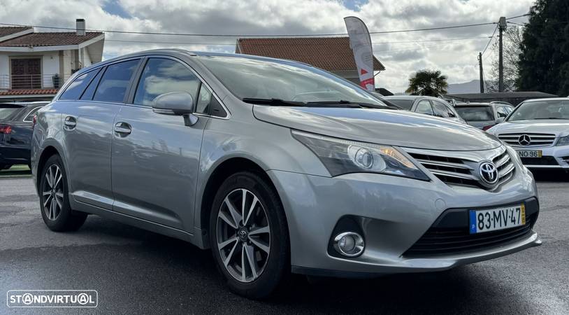 Toyota Avensis SW 2.0 D-4D Luxury+Navi - 2