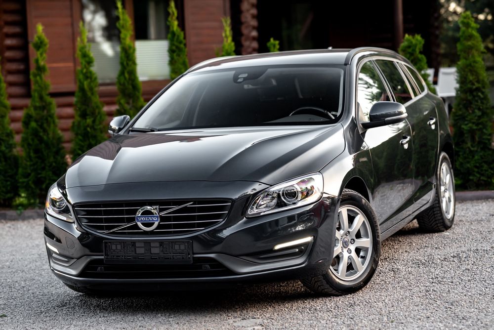 Volvo V60 I D4 AWD Geartronic Momentum 2014