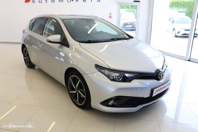 Toyota Auris 1.4 D-4D Com. +P.Techno+P.Sport - 11