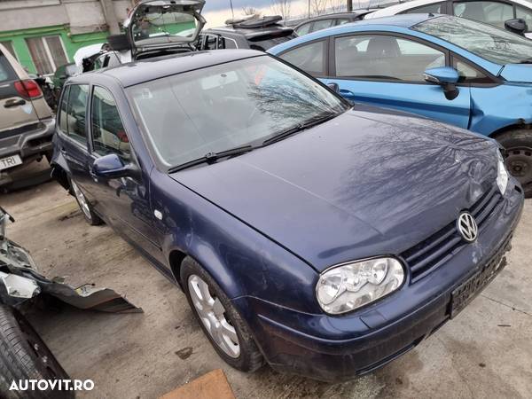 ceasuri plansa de bord plafoniera macara motoras geam usa aripa stanga dreapta fata spate  maneta semanlizare VW Golf 4 an 2003 motor 1.6 Benzina,  110cp,  BAD, dezmembrez - 2