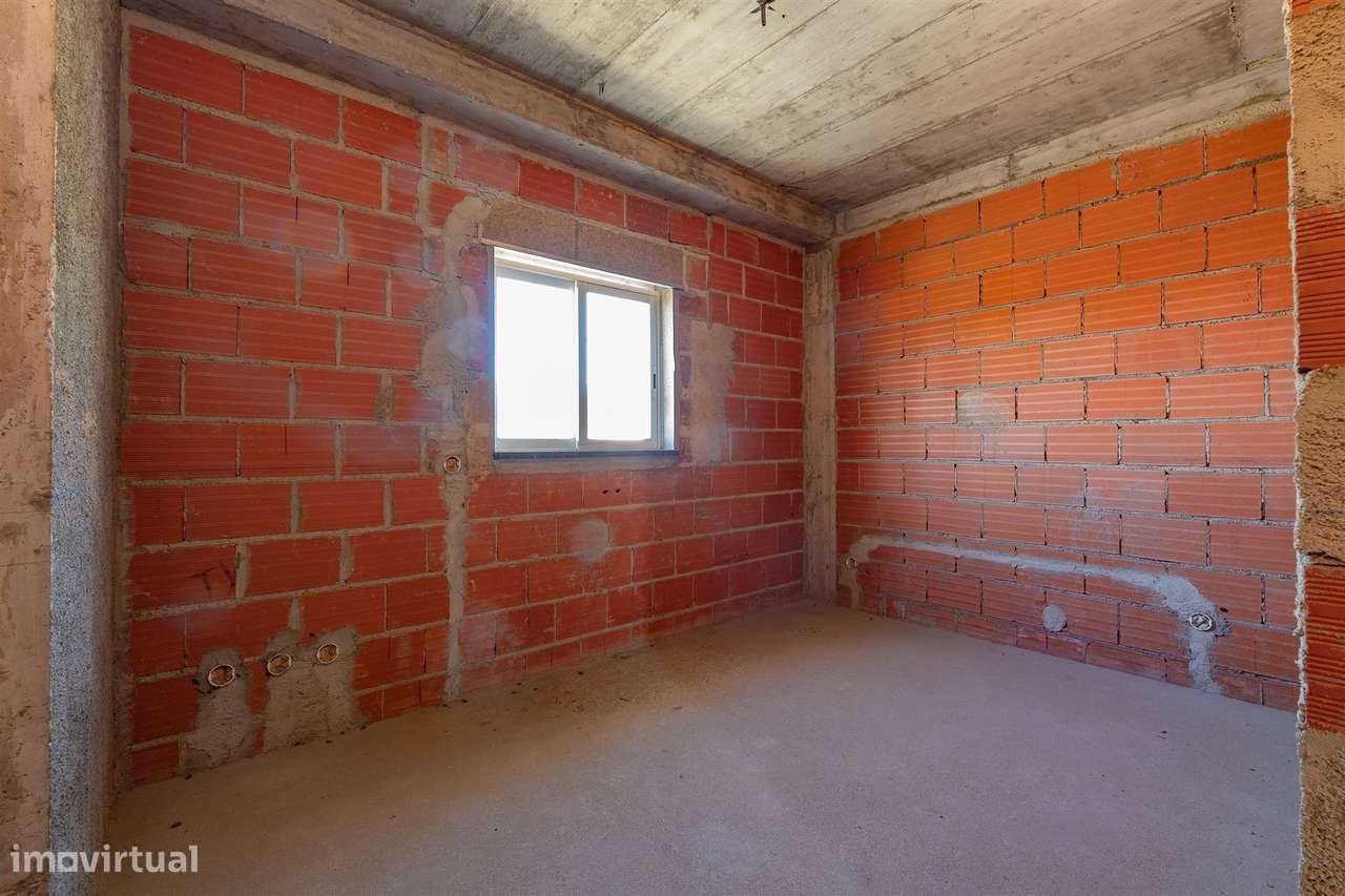 Moradia T4 em Construção em Vale Flores - Feijó Almada-23