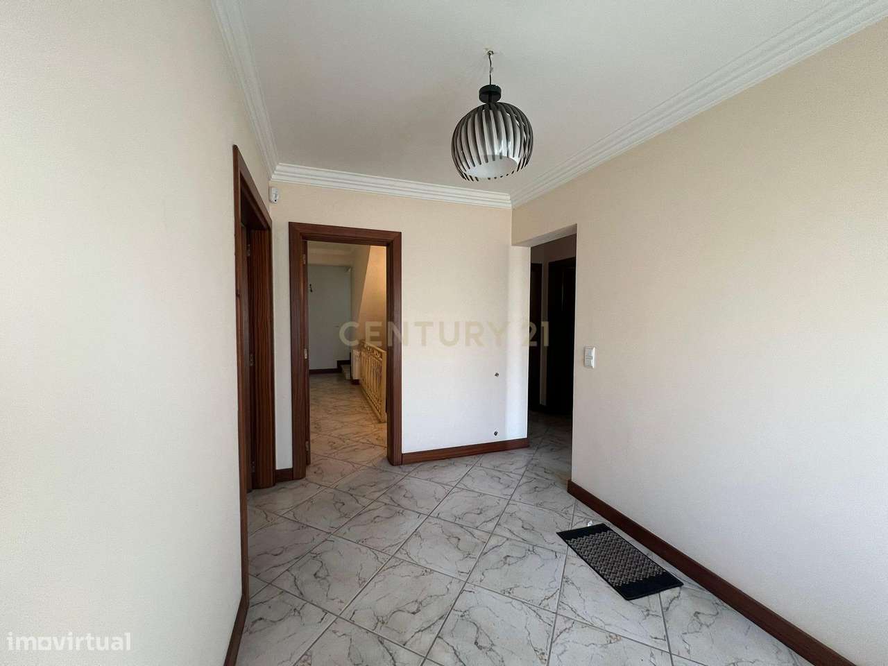 Moradia T4 com Vista Panorâmica – Conforto, Espaço e Localização Privi-5