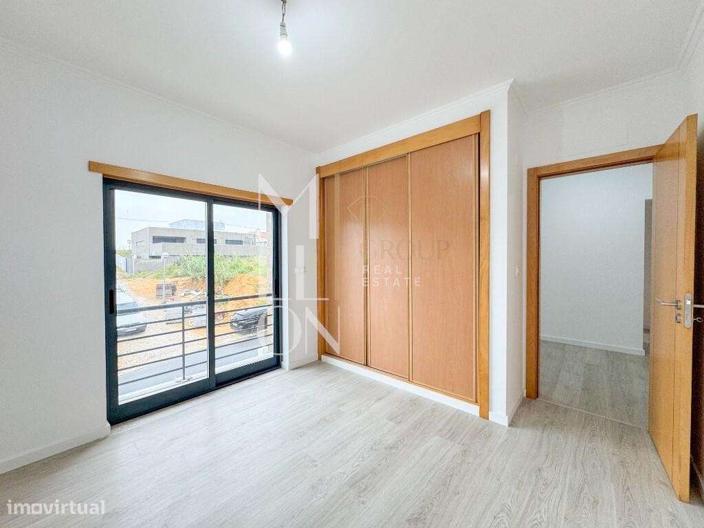 MORADIA T5 RENOVADA | GARAGEM 100 m2 | PRONTA A HABITAR – FEIJÓ-35