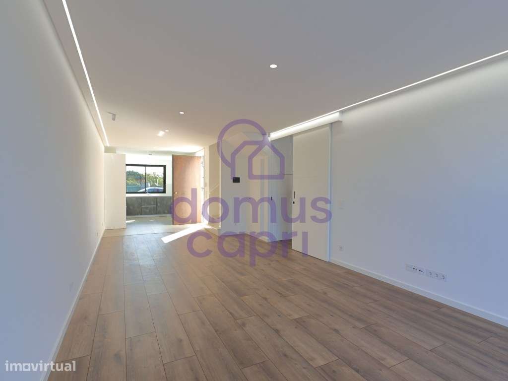 Moradia T3 com Vista Mar, Piscina e Estacionamento em Fuzeta-12