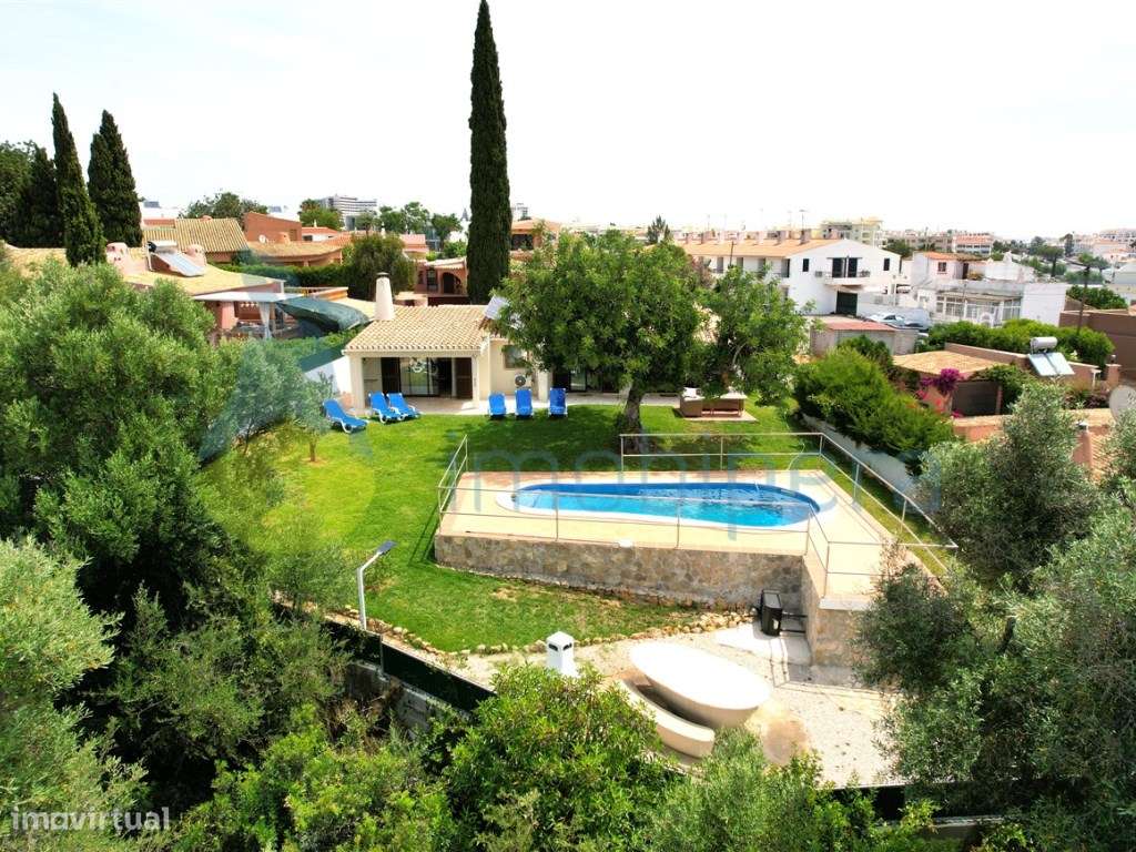 Albufeira Moradia térrea com 3 quartos, piscina e jardim - Grande imagem: 1/26