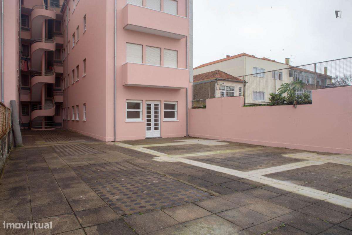 Quarto - localizado em Cedofeita Porto - Grande imagem: 5/6