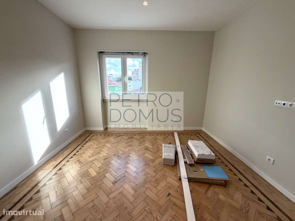 T2 TOTALMENTE REMODELADO EM CONDOMÍNIO COM PISCINA - PENHA DE FRANÇA-27