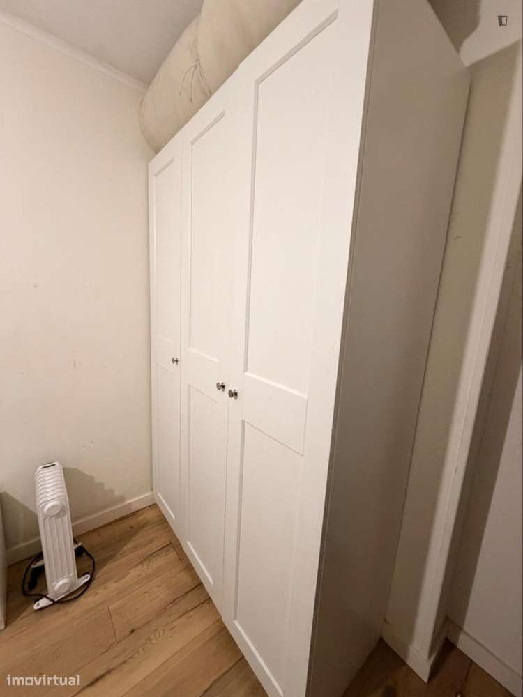 Quarto - localizado em Campanhã Porto - Grande imagem: 3/6