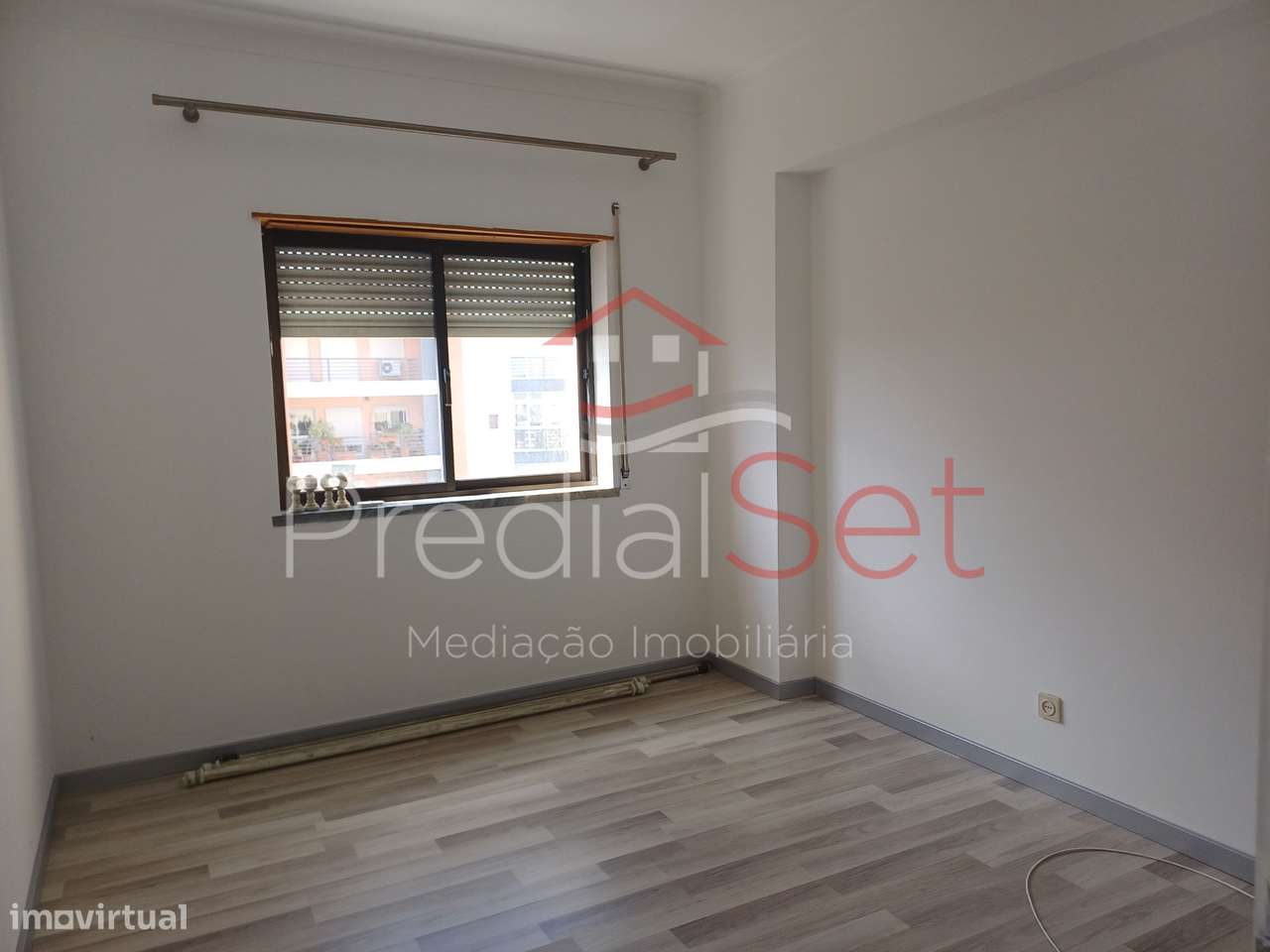Apartamento T4  em Monte Belo Norte -Setúbal-24