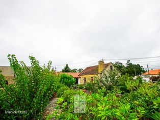 Moradia térrea centenária , parcialmente renovada