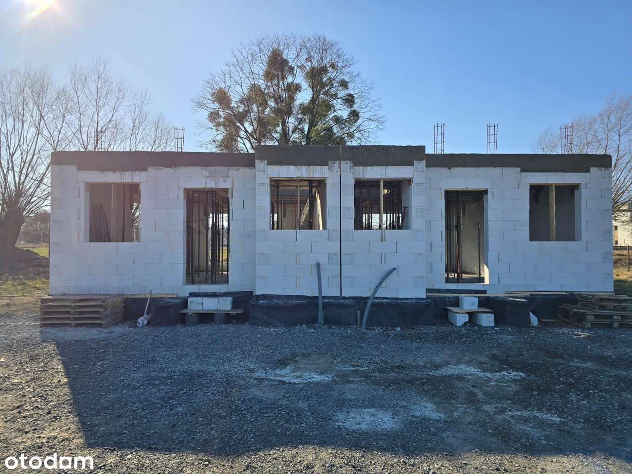 OSIEDLE POD WIERZBAMI-Nowe domy z garażami w Bładnicach Dolnych-12