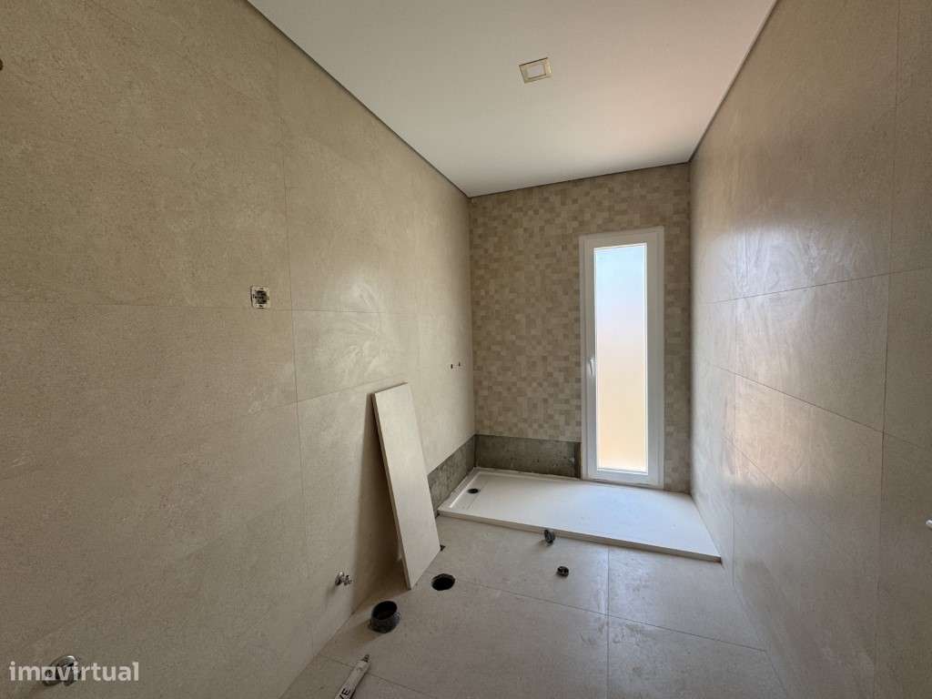 Moradia V3 em São João da Talha.-15