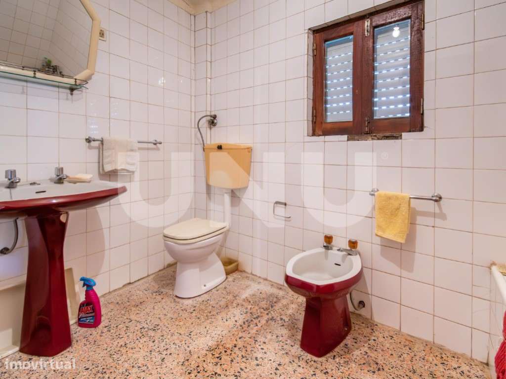 Quinta T2 com Habitação, Infraestruturas Agrícolas e Terreno com Vi...-29