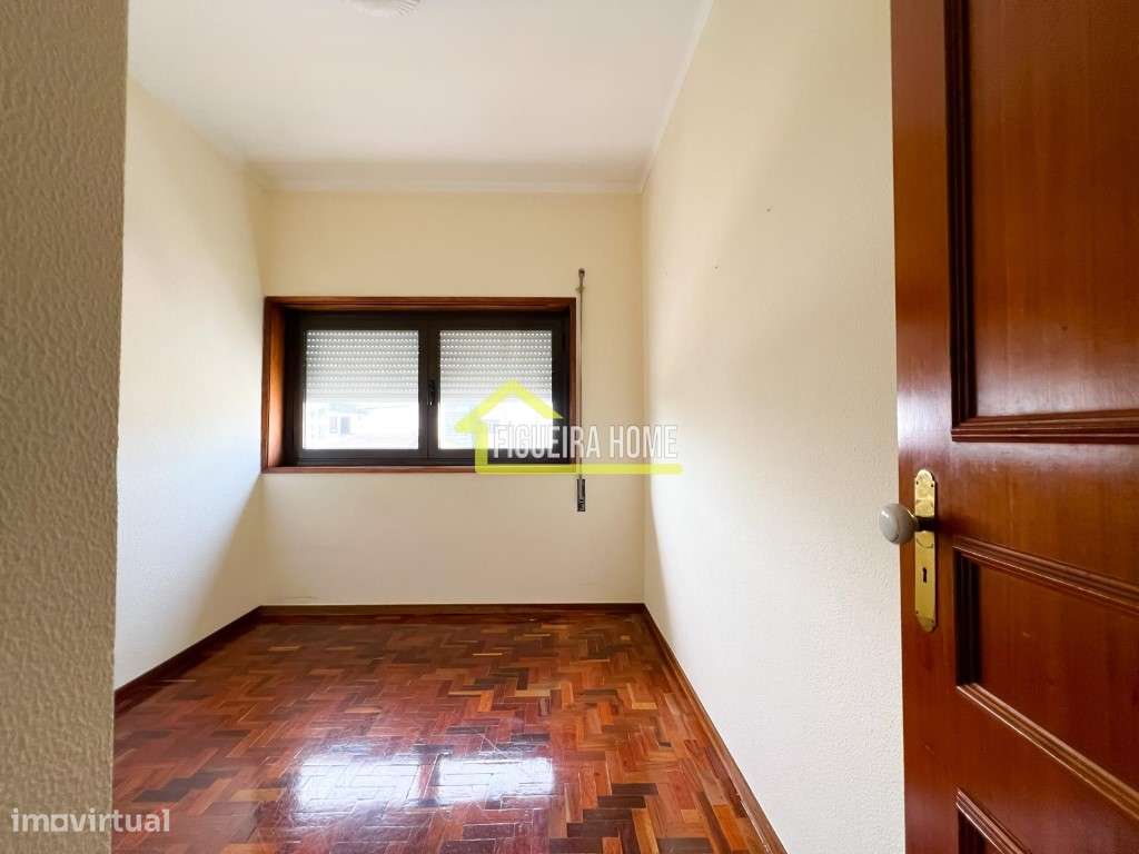 Andar de moradia com 4 quartos, garagem e anexo-6