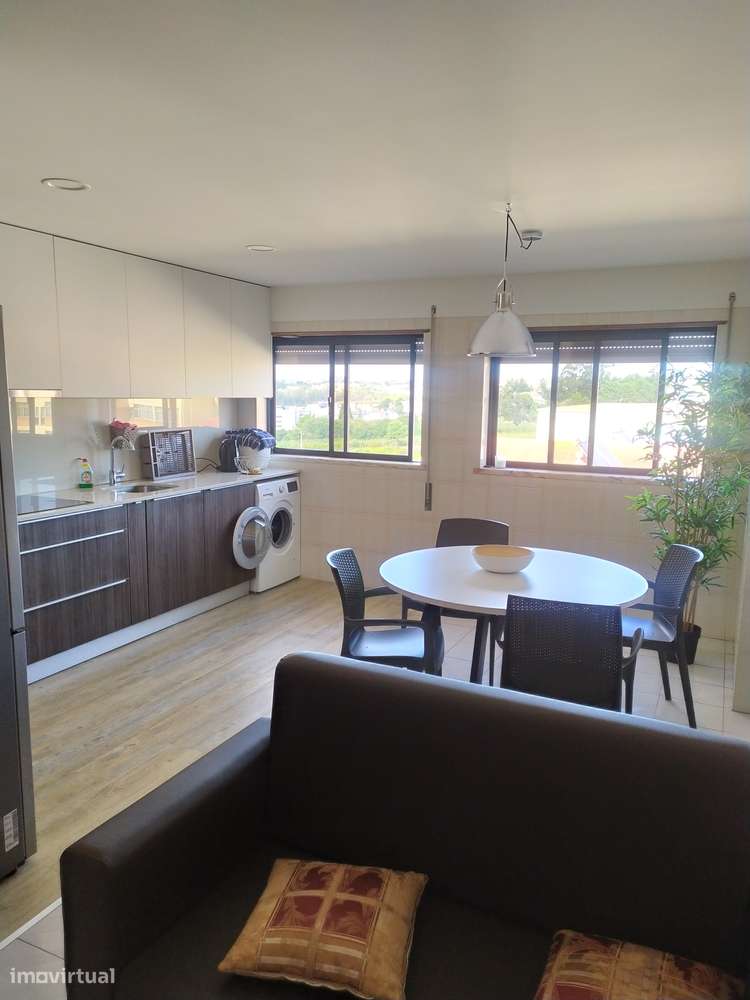 Quarto com casa banho privativa - Grande imagem: 4/5