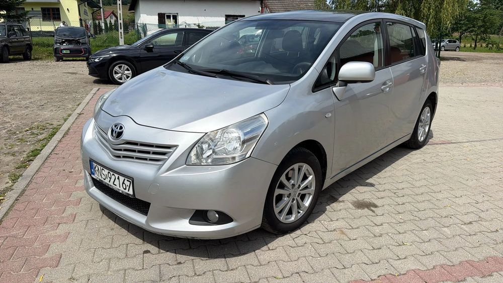Toyota Verso 2.0 D-4D 2011