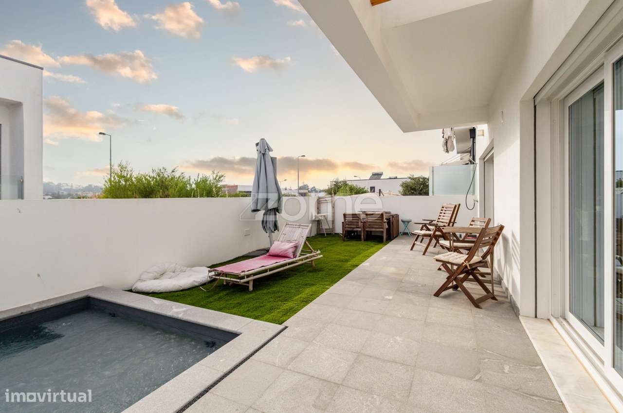 Moradia T3 com piscina na Sobreda-42