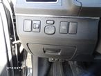 Toyota Avensis 1.8 Style - 17